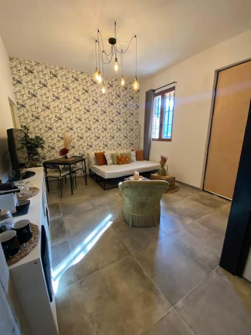 Superbe Studio De Charme Apartamento Tourrette-Levens Exterior foto